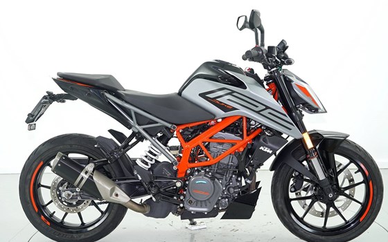 Motorrad Occasion KTM 125 Duke - Bild 4