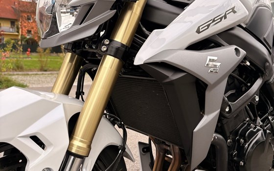 Gebrauchtmotorrad Suzuki GSR 750 - Bild 7 Gebrauchtmotorrad Suzuki GSR 750 - Bild 7