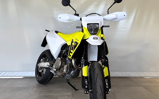 Neufahrzeug Husqvarna 701 Supermoto - Bild 4 Neufahrzeug Husqvarna 701 Supermoto - Bild 4