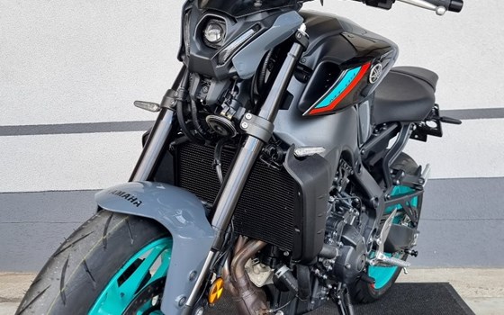 Gebrauchtmotorrad Yamaha MT-09 35kW - Bild 1 Gebrauchtmotorrad Yamaha MT-09 35kW - Bild 1