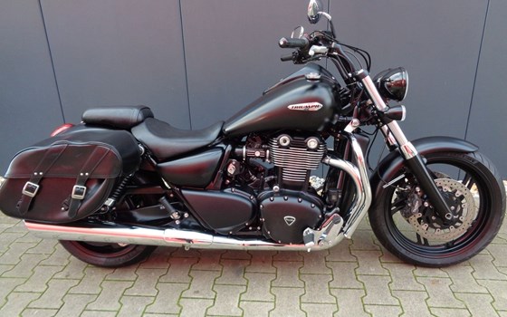 Gebrauchtmotorrad Triumph Thunderbird Storm - Bild 1