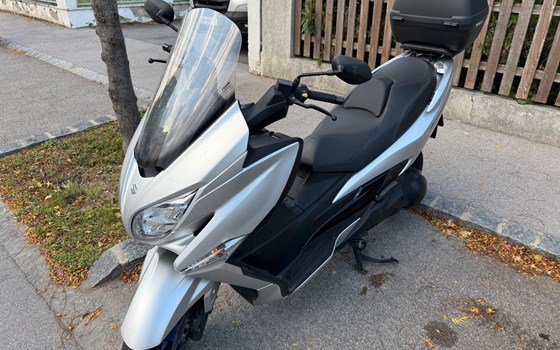 Gebrauchtmotorrad Suzuki Burgman 400 - Bild 1 Gebrauchtmotorrad Suzuki Burgman 400 - Bild 1