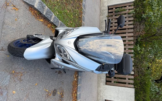 Gebrauchtmotorrad Suzuki Burgman 400 - Bild 2 Gebrauchtmotorrad Suzuki Burgman 400 - Bild 2