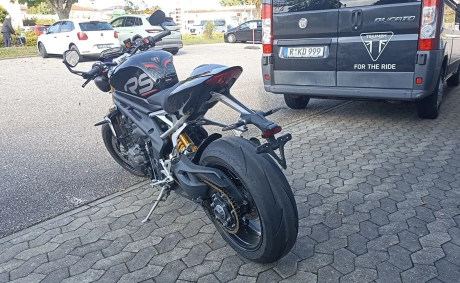 Angebot Triumph Speed Triple 1200 RS Bild 4: Angebot Triumph Speed Triple 1200 RS