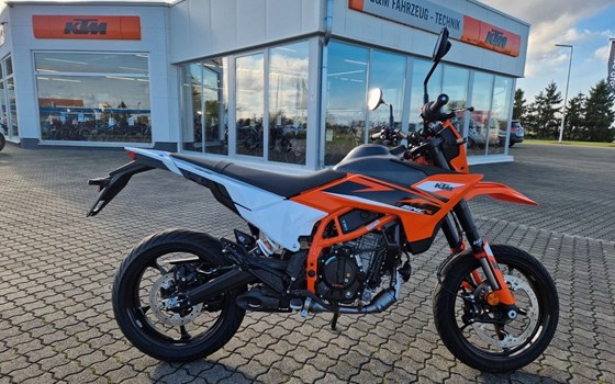 Neufahrzeug KTM 125 SMC R - Bild 1