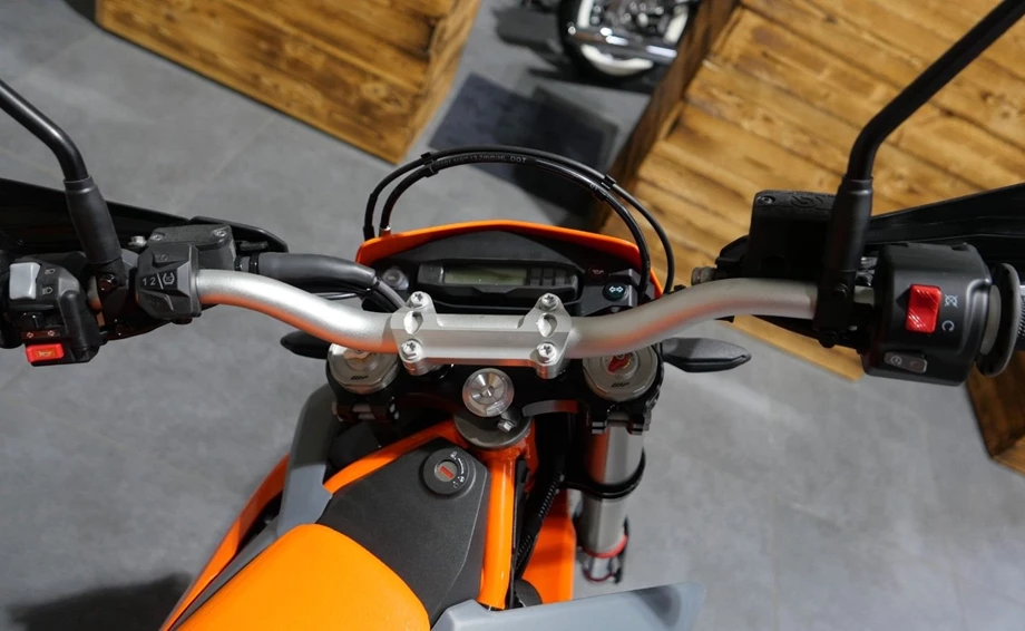 Angebot KTM 690 Enduro R Bild 9: Angebot KTM 690 Enduro R