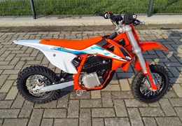 Neumotorrad KTM SX-E 3