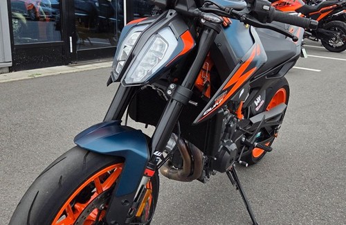 Gebrauchtmotorrad KTM 890 Duke R