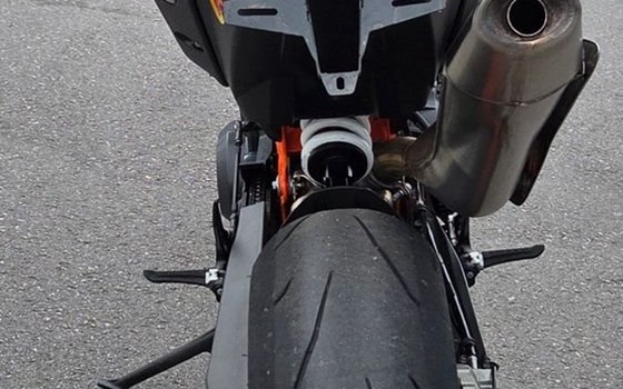 Gebrauchtmotorrad KTM 890 Duke R - Bild 4