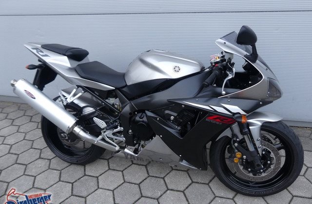 Yamaha R1