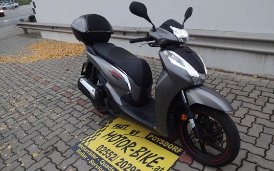 Gebrauchtmotorrad Honda SH300i - Bild 3 Gebrauchtmotorrad Honda SH300i - Bild 3