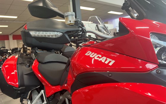 Gebrauchtmotorrad Ducati Multistrada 1200 S Touring - Bild 4 Gebrauchtmotorrad Ducati Multistrada 1200 S Touring - Bild 4