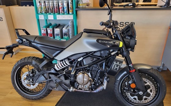Neufahrzeug Husqvarna Svartpilen 401 - Bild 1 Neufahrzeug Husqvarna Svartpilen 401 - Bild 1