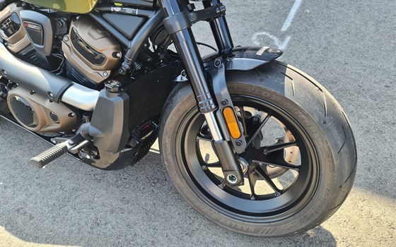 Gebrauchtmotorrad Harley-Davidson Sportster S RH1250S - Bild 3 Gebrauchtmotorrad Harley-Davidson Sportster S RH1250S - Bild 3