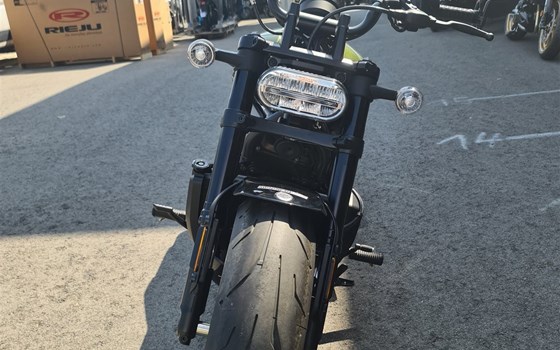 Gebrauchtmotorrad Harley-Davidson Sportster S RH1250S - Bild 4 Gebrauchtmotorrad Harley-Davidson Sportster S RH1250S - Bild 4