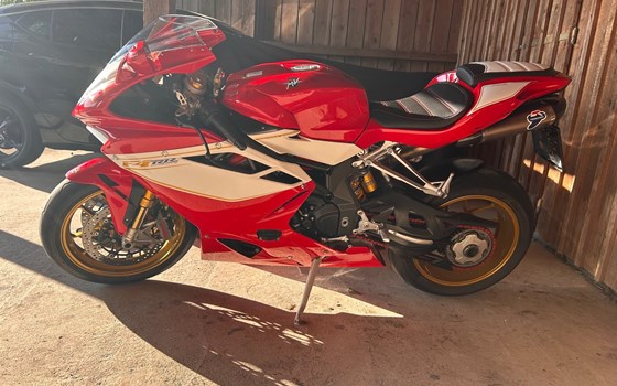 Gebrauchtmotorrad MV Agusta F4 1000 RR - Bild 2 Gebrauchtmotorrad MV Agusta F4 1000 RR - Bild 2