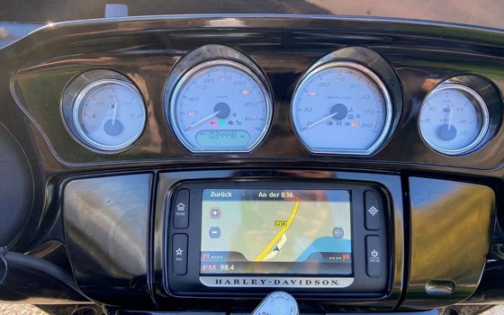 Gebrauchtmotorrad Harley-Davidson Street Glide FLHX - Bild 5