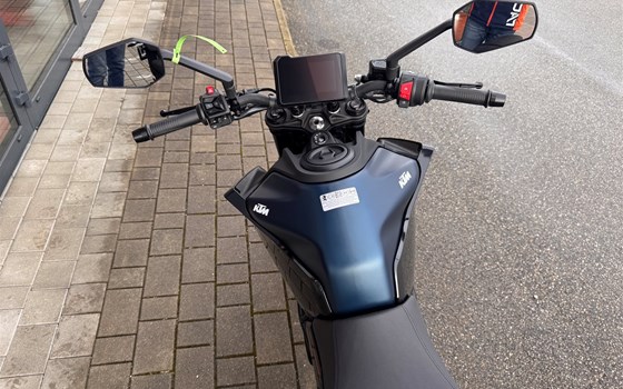 Neufahrzeug KTM 125 Duke - Bild 7 Neufahrzeug KTM 125 Duke - Bild 7