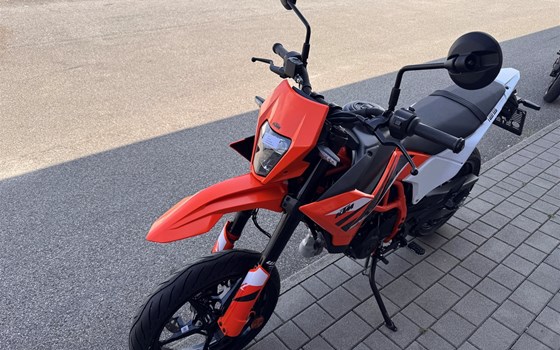 Neufahrzeug KTM 125 SMC R - Bild 5 Neufahrzeug KTM 125 SMC R - Bild 5