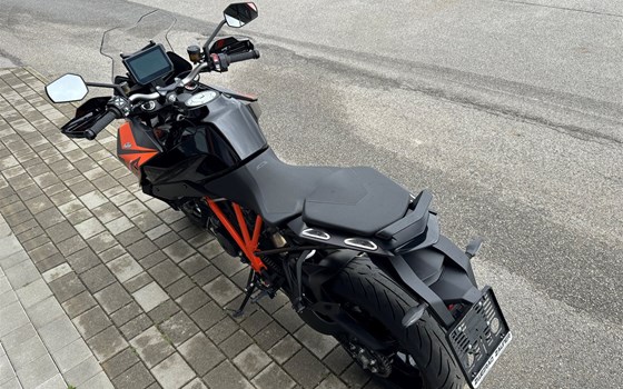 Gebrauchtmotorrad KTM 1290 Super Duke GT - Bild 4 Gebrauchtmotorrad KTM 1290 Super Duke GT - Bild 4