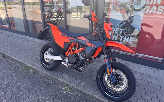 Neufahrzeug KTM 690 SMC R - Bild 1 Neufahrzeug KTM 690 SMC R - Bild 1