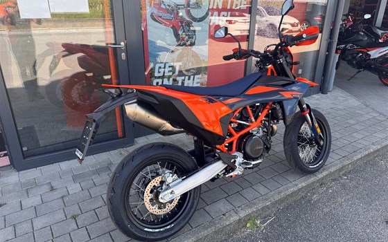 Neufahrzeug KTM 690 SMC R - Bild 3 Neufahrzeug KTM 690 SMC R - Bild 3