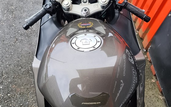 Gebrauchtmotorrad Honda CBR 1100 XX Super Blackbird - Bild 4 Gebrauchtmotorrad Honda CBR 1100 XX Super Blackbird - Bild 4
