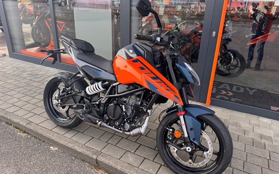 Neufahrzeug KTM 125 Duke - Bild 1 Neufahrzeug KTM 125 Duke - Bild 1