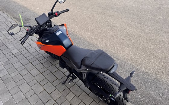 Neufahrzeug KTM 125 Duke - Bild 4 Neufahrzeug KTM 125 Duke - Bild 4