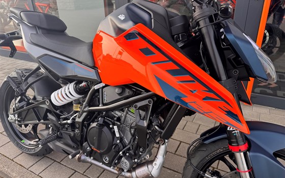 Neufahrzeug KTM 125 Duke - Bild 6 Neufahrzeug KTM 125 Duke - Bild 6