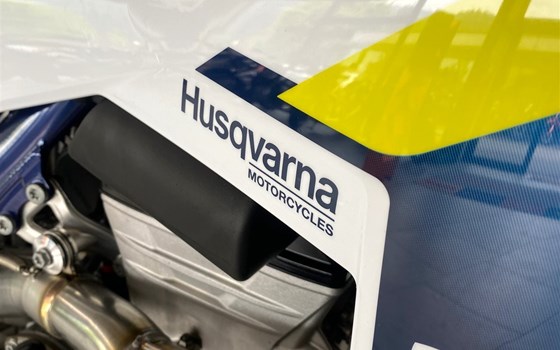 Neufahrzeug Husqvarna FC 350 - Bild 4 Neufahrzeug Husqvarna FC 350 - Bild 4