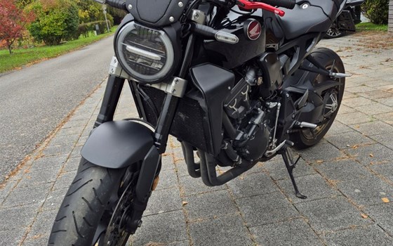 Gebrauchtmotorrad Honda CB 1000 R - Bild 1 Gebrauchtmotorrad Honda CB 1000 R - Bild 1