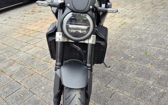 Gebrauchtmotorrad Honda CB 1000 R - Bild 9 Gebrauchtmotorrad Honda CB 1000 R - Bild 9