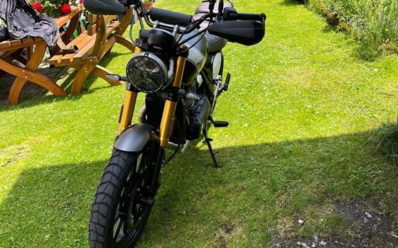 Gebrauchtmotorrad Triumph Scrambler 400 X - Bild 3 Gebrauchtmotorrad Triumph Scrambler 400 X - Bild 3