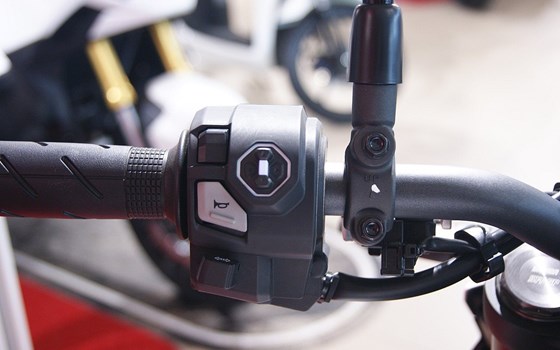 Gebrauchtmotorrad Honda CB750 Hornet - Bild 7