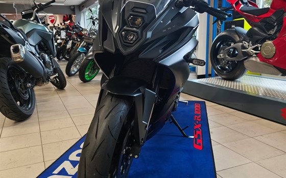 Gebrauchtmotorrad Suzuki GSX-8R - Bild 2