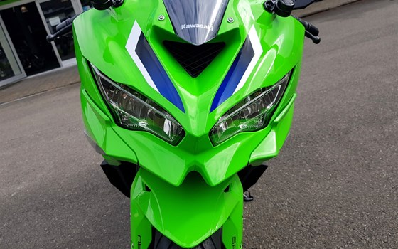 Neufahrzeug Kawasaki Ninja ZX-4RR - Bild 7