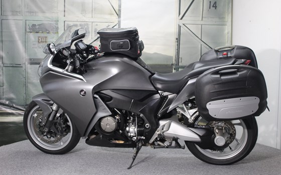 Gebrauchtmotorrad Honda VFR 1200 F - Bild 1