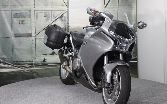 Gebrauchtmotorrad Honda VFR 1200 F - Bild 6