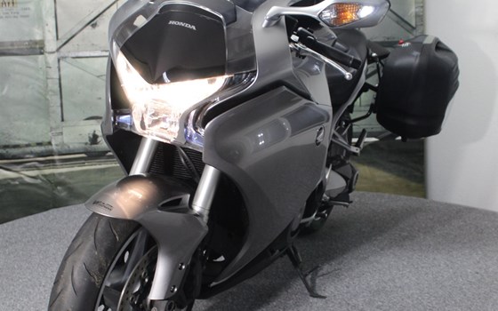 Gebrauchtmotorrad Honda VFR 1200 F - Bild 18