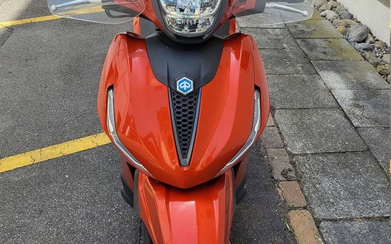 Motorrad Occasion Piaggio Beverly 400 hpe - Bild 4