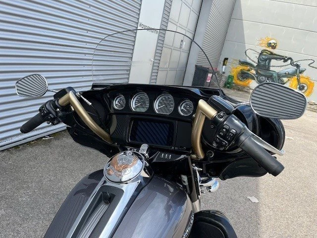 Harley-Davidson Touring Electra Glide Ultra Limited FLHTK (Charcoal Pearl/Vivid Black/Gold) - Bild 5