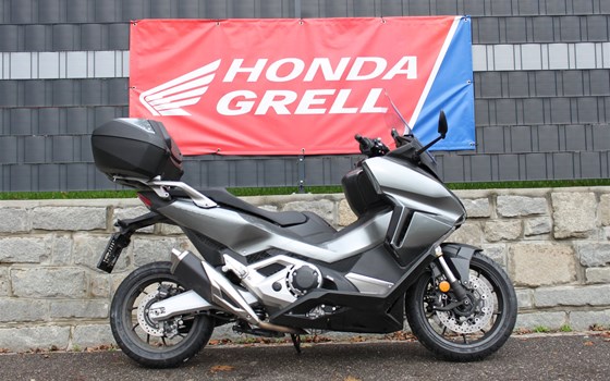 Gebrauchtmotorrad Honda Forza 750 - Bild 2 Gebrauchtmotorrad Honda Forza 750 - Bild 2