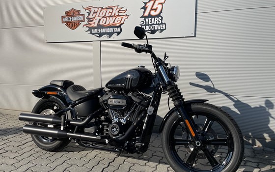 Gebrauchtmotorrad Harley-Davidson Softail Street Bob 114 FXBBS - Bild 2