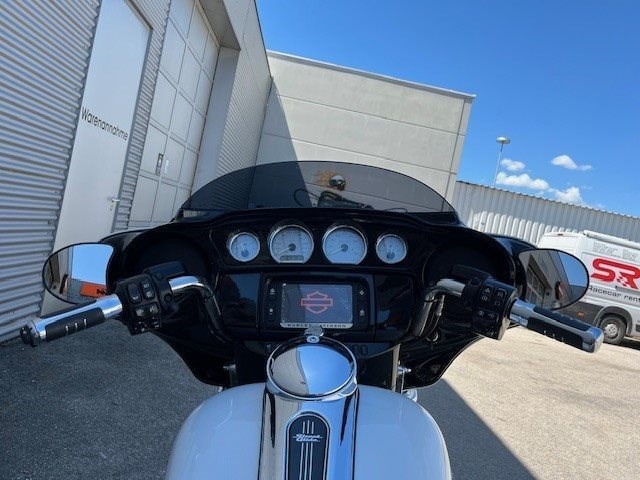 Harley-Davidson Touring Street Glide Special FLHXS (Crushed Ice Pearl) - Bild 12