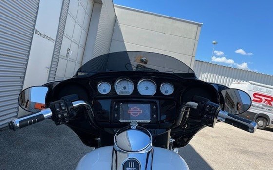 Gebrauchtmotorrad Harley-Davidson Touring Street Glide Special FLHXS - Bild 12 Gebrauchtmotorrad Harley-Davidson Touring Street Glide Special FLHXS - Bild 12