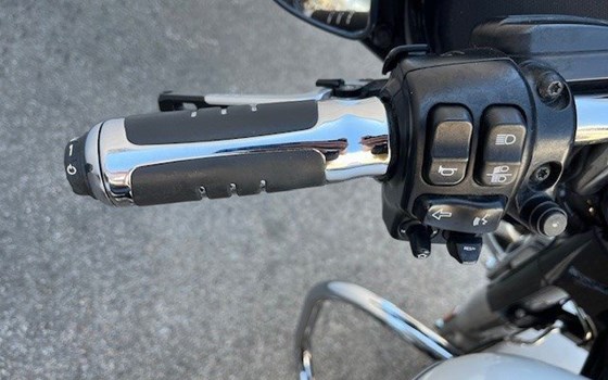 Gebrauchtmotorrad Harley-Davidson Touring Street Glide Special FLHXS - Bild 13 Gebrauchtmotorrad Harley-Davidson Touring Street Glide Special FLHXS - Bild 13