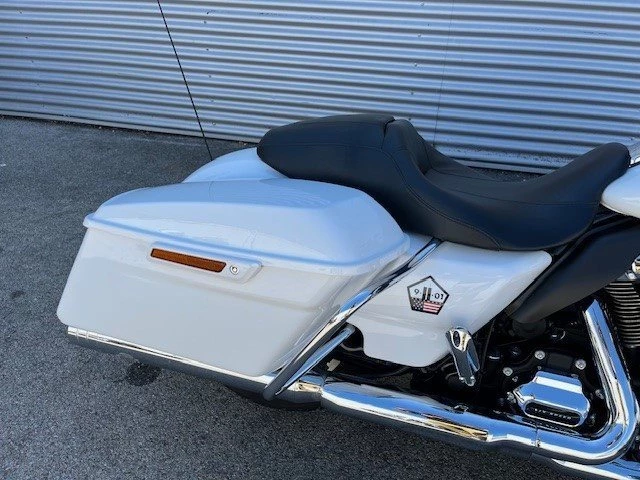 Harley-Davidson Touring Street Glide Special FLHXS (Crushed Ice Pearl) - Bild 5