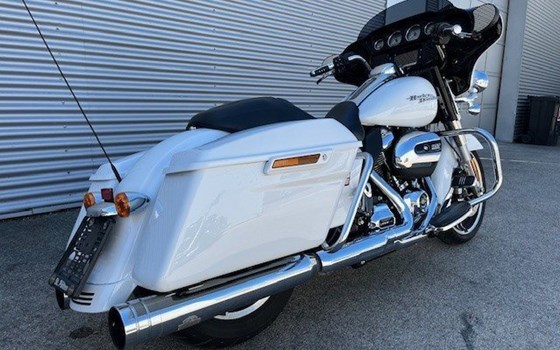 Gebrauchtmotorrad Harley-Davidson Touring Street Glide Special FLHXS - Bild 6 Gebrauchtmotorrad Harley-Davidson Touring Street Glide Special FLHXS - Bild 6