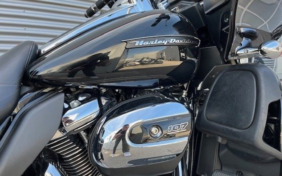 Gebrauchtmotorrad Harley-Davidson Road Glide Ultra - Bild 2 Gebrauchtmotorrad Harley-Davidson Road Glide Ultra - Bild 2